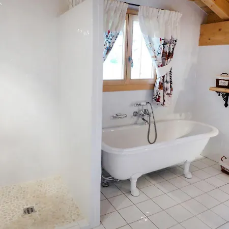 Chalet Les 3 Soeurs By Interhome בקתה